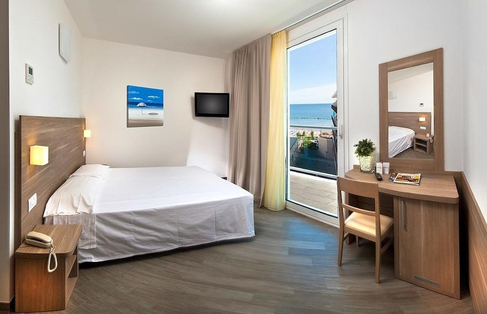 Hotel Atlantic & Spa Gabicce Mare Ngoại thất bức ảnh
