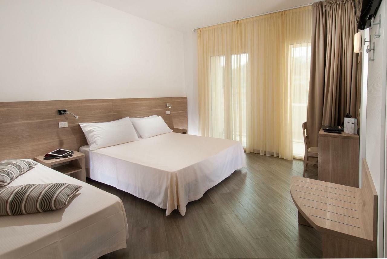 Hotel Atlantic & Spa Gabicce Mare Ngoại thất bức ảnh